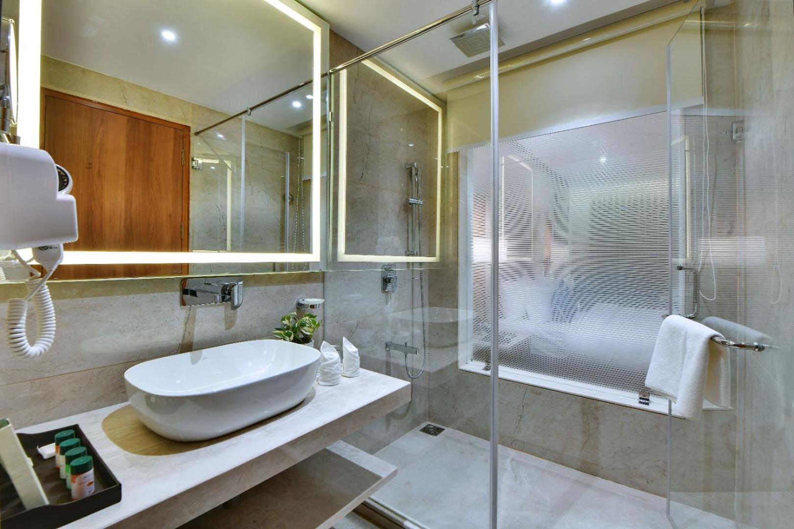 The Glory Suites Near Igi Airport Ню Делхи Екстериор снимка